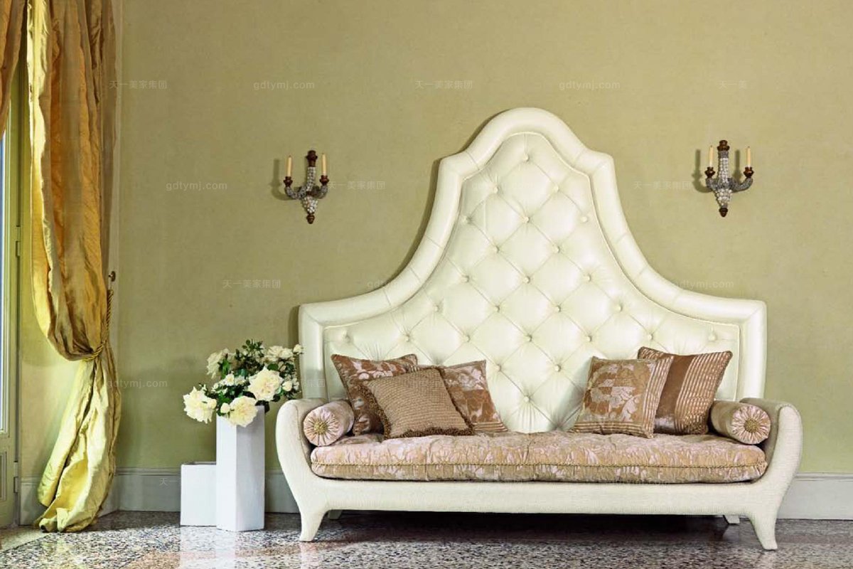 Pigoli 皮溝里米黃色布藝高靠背臥室沙發系列