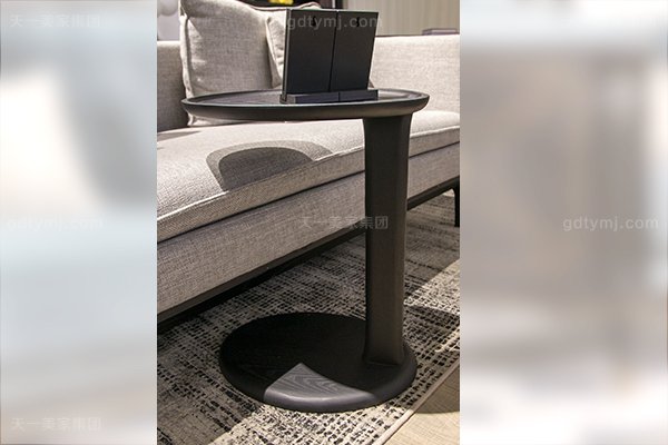 意大利極簡(jiǎn)奢高端別墅臥室家具組合角幾