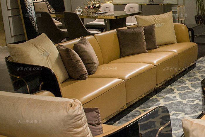 高端奢華別墅家具品牌后現代輕奢家具客廳橙色真皮沙發組合四人位沙發