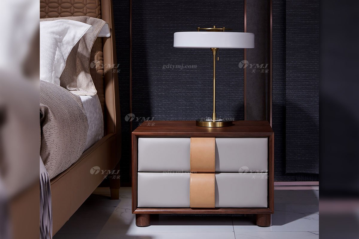 現(xiàn)代輕奢家具品牌時(shí)尚別墅家具臥室黑胡桃實(shí)木床頭柜B-03B床頭柜場景