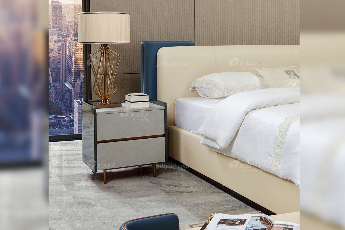 輕奢后現代風格家具高端會所別墅家具品牌時尚大氣不銹鋼玫瑰金拉絲床頭柜CW339-06床頭柜場景1