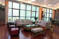 珠海崇峰一號現(xiàn)代高檔輕奢樣板間家具、軟裝飾品工程項目案例！